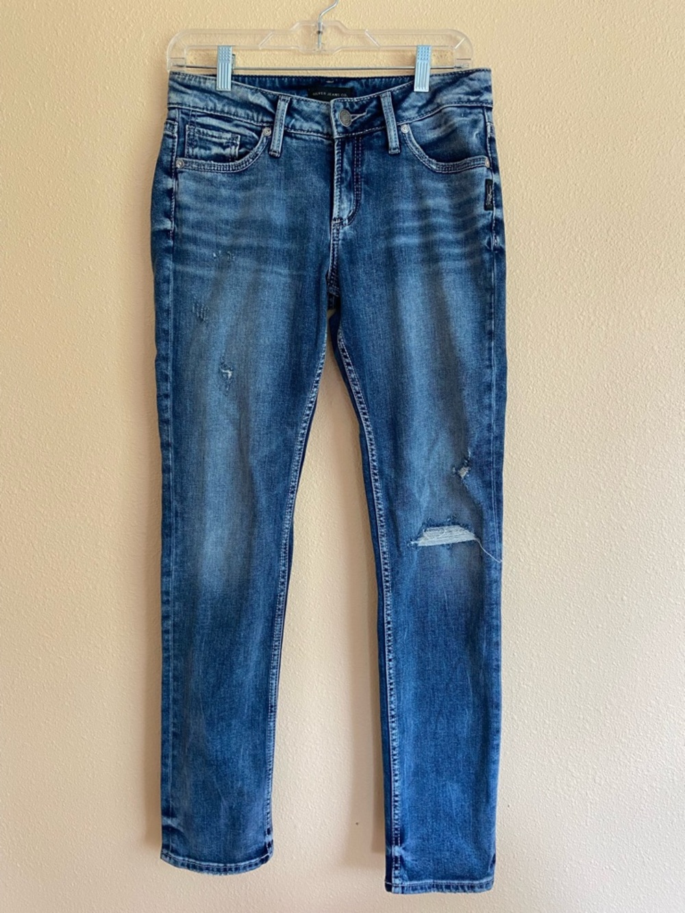 Women’s Silver Denim Jeans Suki Slim Distressed, Size 27
